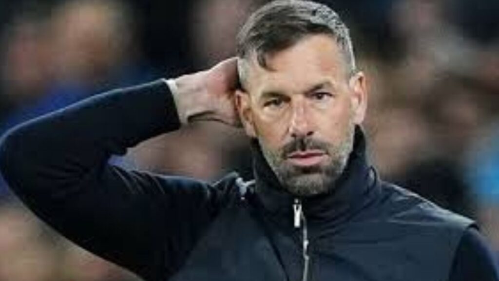 Ruud van Nistelrooy Departs Leicester City.